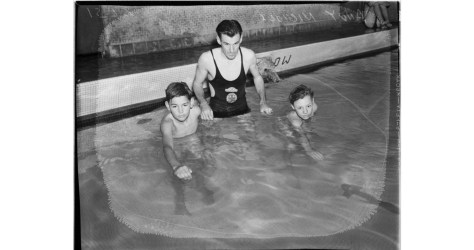 Special Topics | Historical Nude Male Swimming Images